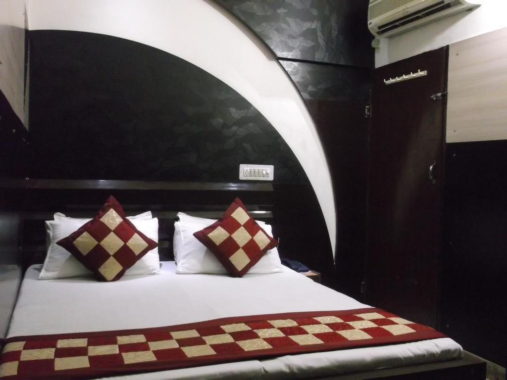 Hotel Abhineet Palace Jaipur Bagian luar foto