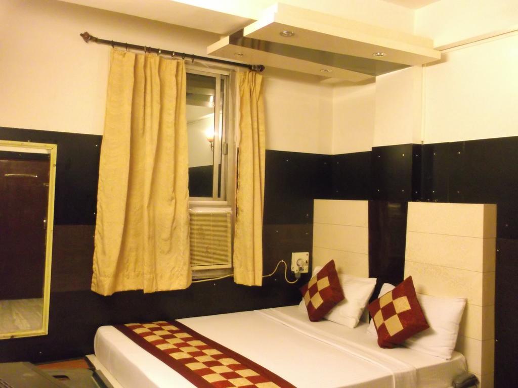Hotel Abhineet Palace Jaipur Bagian luar foto