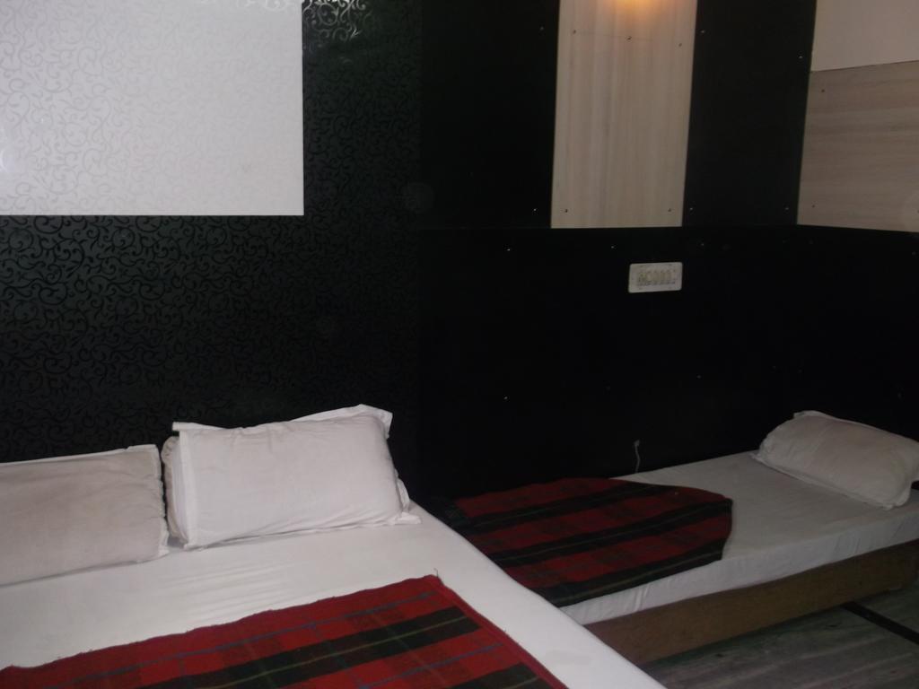 Hotel Abhineet Palace Jaipur Ruang foto