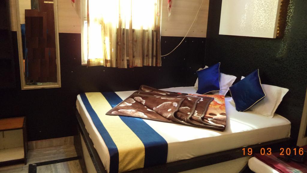 Hotel Abhineet Palace Jaipur Bagian luar foto