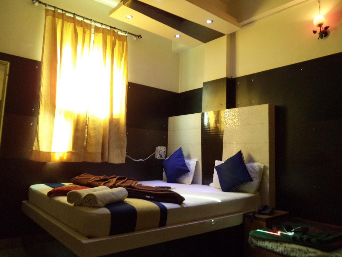 Hotel Abhineet Palace Jaipur Bagian luar foto